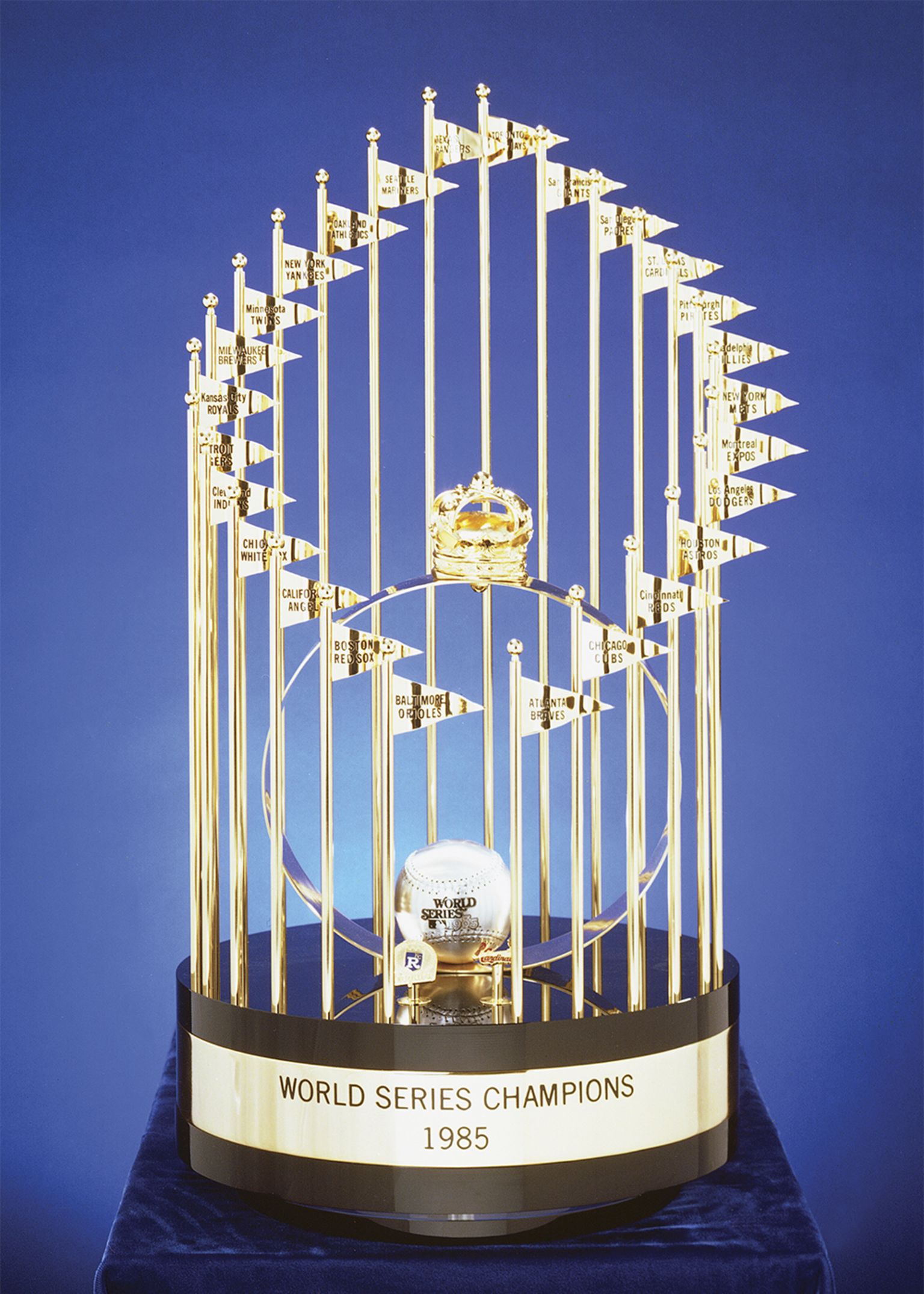 Kansas City Royals on X: Hey what's up hello World Series TROPHY! #Crowned   / X