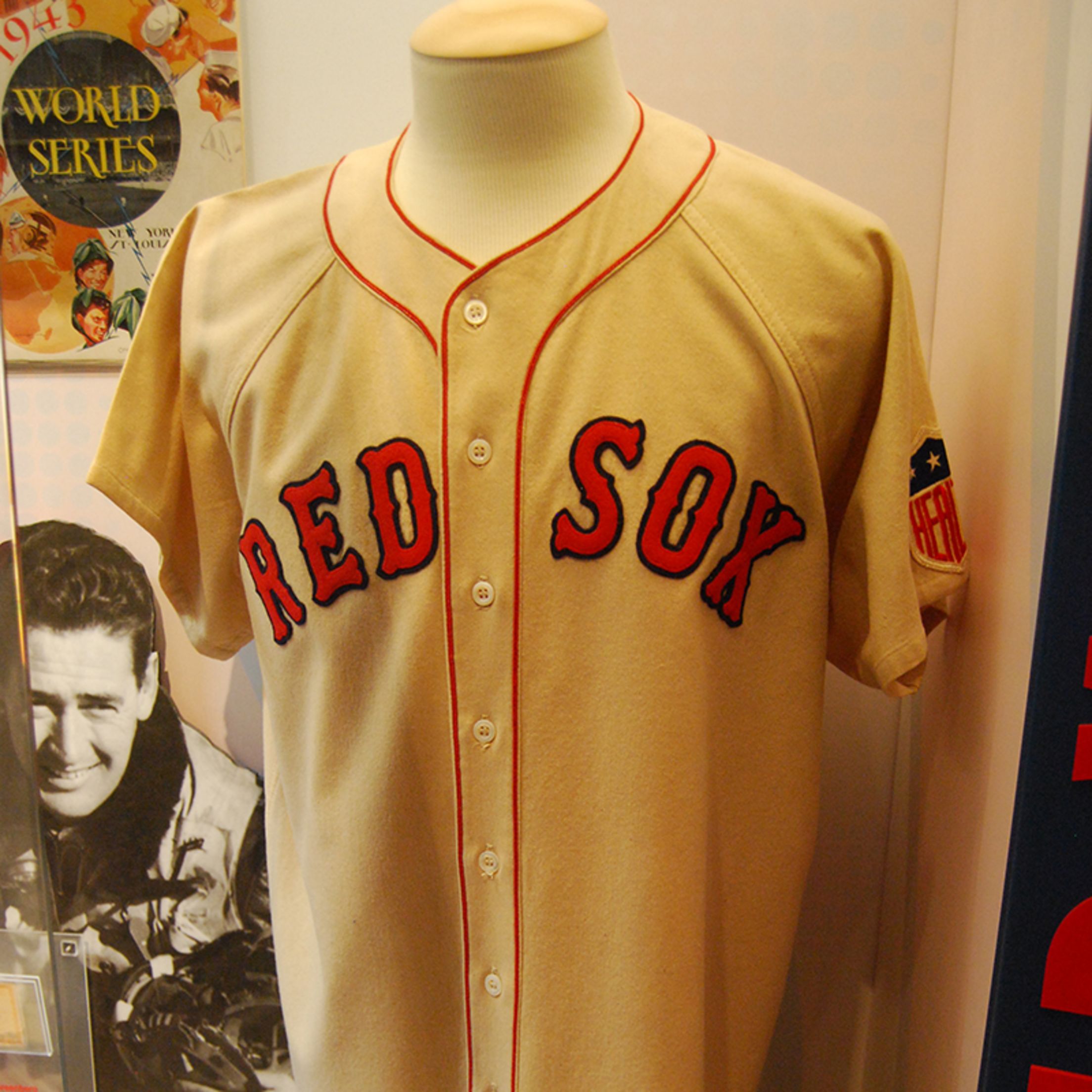 Boston Red Sox jersey worn by Ted Williams in 1946 sells for