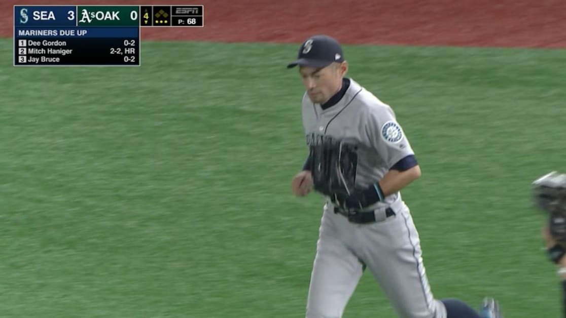 Ichiro's running grab in RF