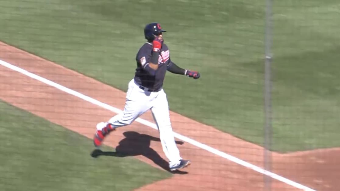 Enorme HR de 2 rayas de Santana