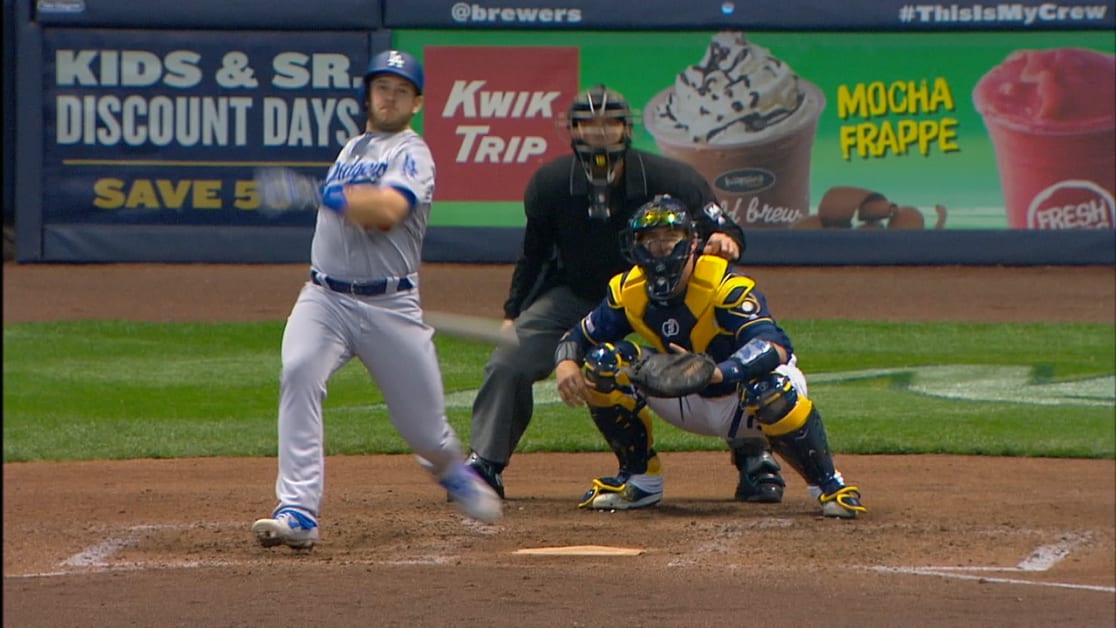 Muncy batea HR de 2 rayitas