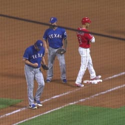 BAL@TEX: Beltre's son practices catching fly balls 