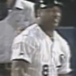 Bo Jackson breaks bat over knee, 08/09/1993