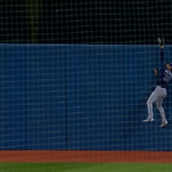 Kiermaier leaps high for catch, 09/13/2021