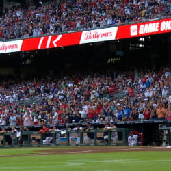 Watch Freddie Freeman get a rousing standing ovation from Braves fans
