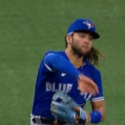 Bo Bichette's spinning throw, 07/01/2022