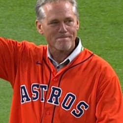 Craig Biggio tosses first pitch, 10/26/2021