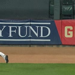 Relive Aaron Hicks' amazing catch with a new shirt from BreakingT -  Pinstripe Alley