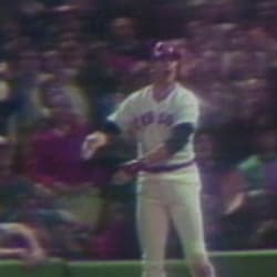 Fisk waves his homer fair for Sox, 10/21/1975