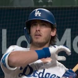 Cody Bellinger swung his bat at a wasp in the World Series