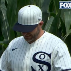 White Sox Outfielders Ate The Gross Corn At The 'Field Of Dreams' Game