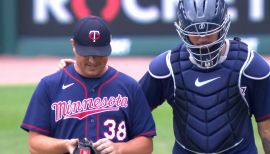 Twins release veteran reliever Joe Smith