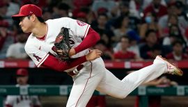 Adam Eaton Spends Nationals Parade In Secure Bunker As Team's Designated  Survivor : r/baseball