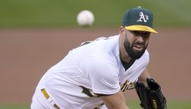 MLB: ¡Se queda! Mike Fiers firma con Atléticos de Oakland