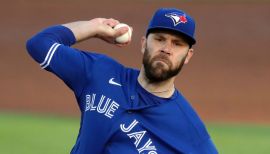 After 10 MLB seasons, Blue Jays reliever David Phelps retires on a