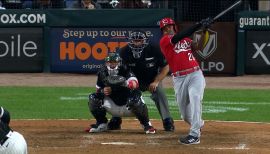 Delino Deshields scores from first on a single 