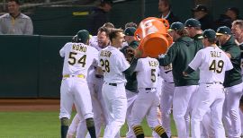 MLB: Atléticos renuevan al veterano Jed Lowrie por otro año