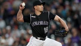 Colorado Rockies Seunghwan Oh has hilarious message on jersey