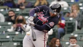 Braves catcher Gattis heads to 15-day DL with back injury