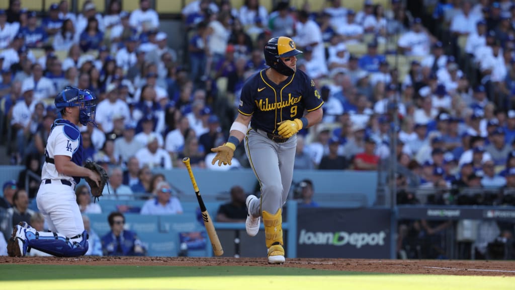 Jake Bauers running after an RBI single for the Milwaukee Brewers