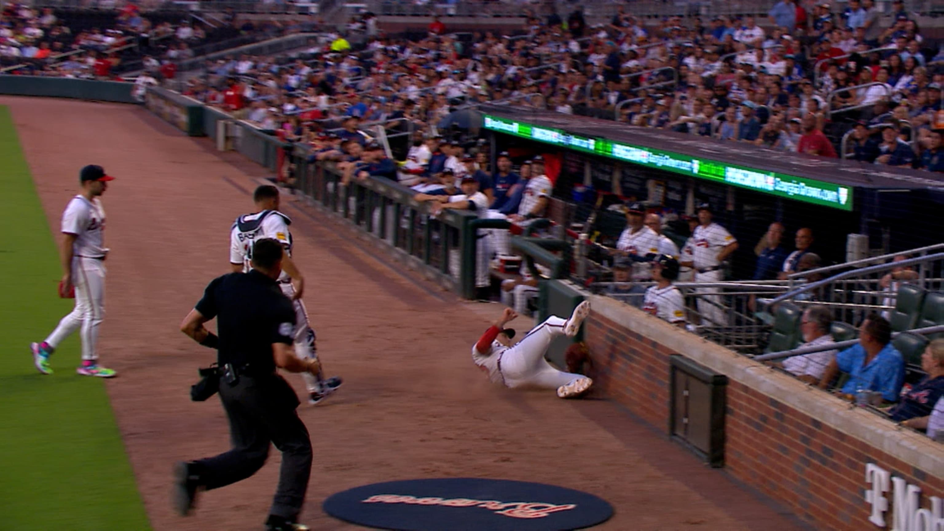 Matt Olson's spectacular sliding catch