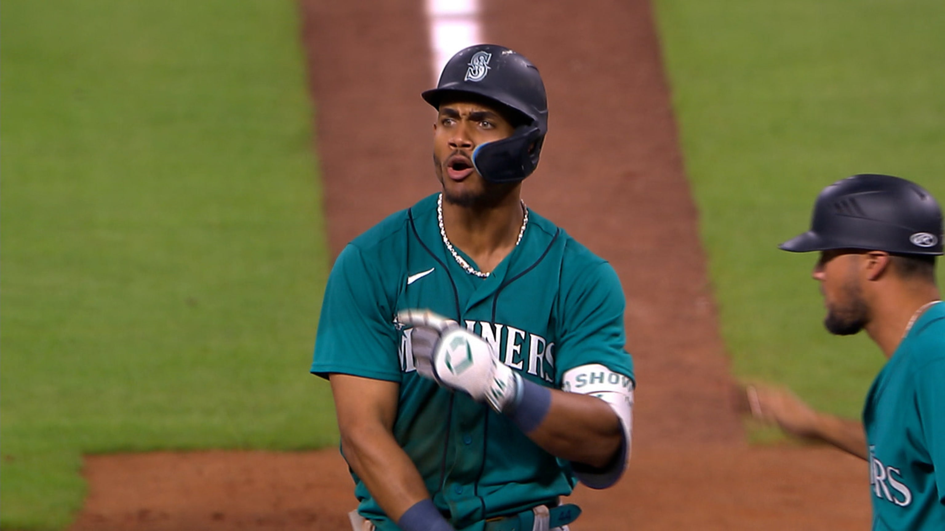 Mariners OF Julio Rodríguez sets MLB record with 17 hits in four-game span