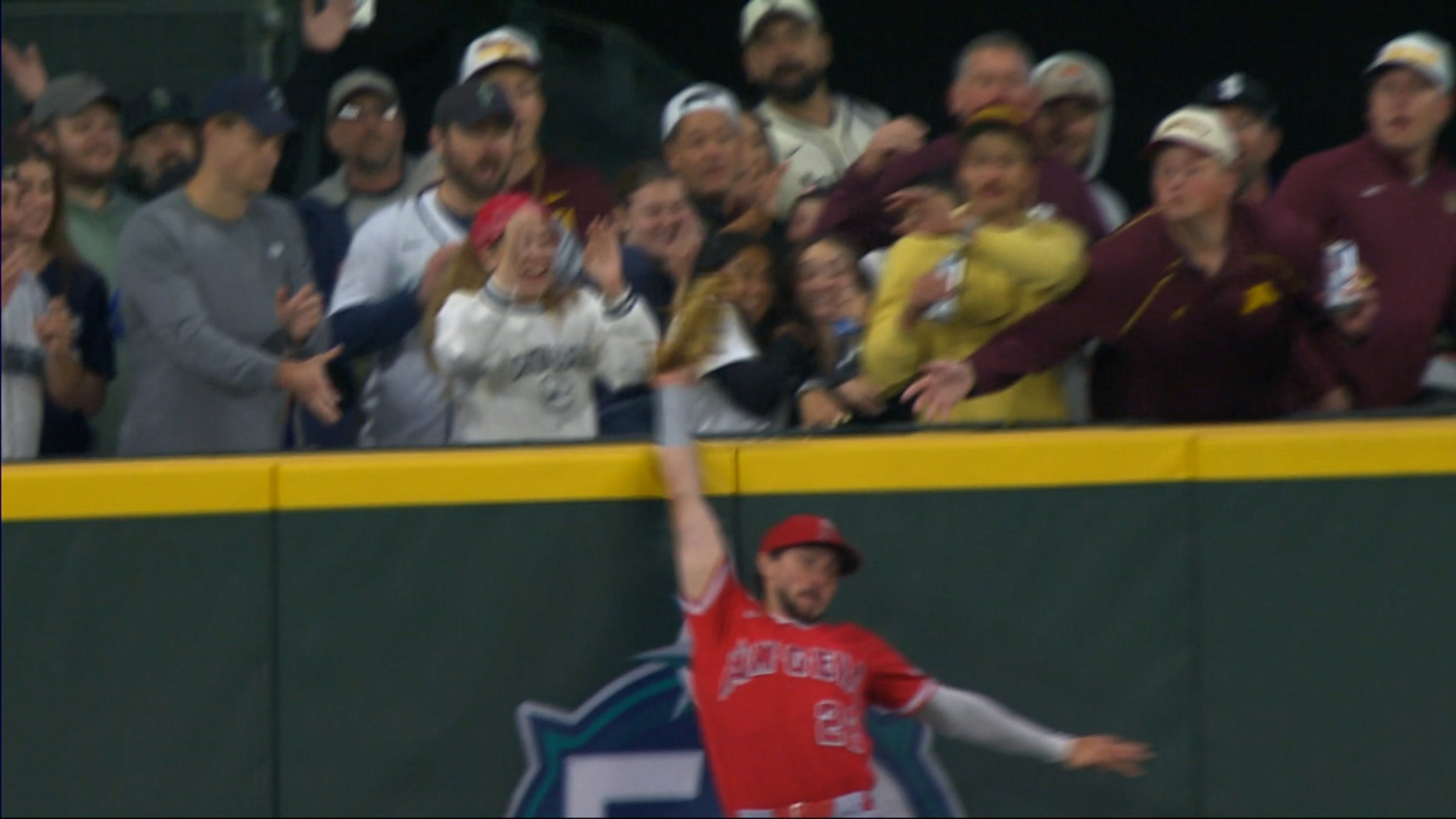 Bryce Teodosio's amazing catch (MLB.com).