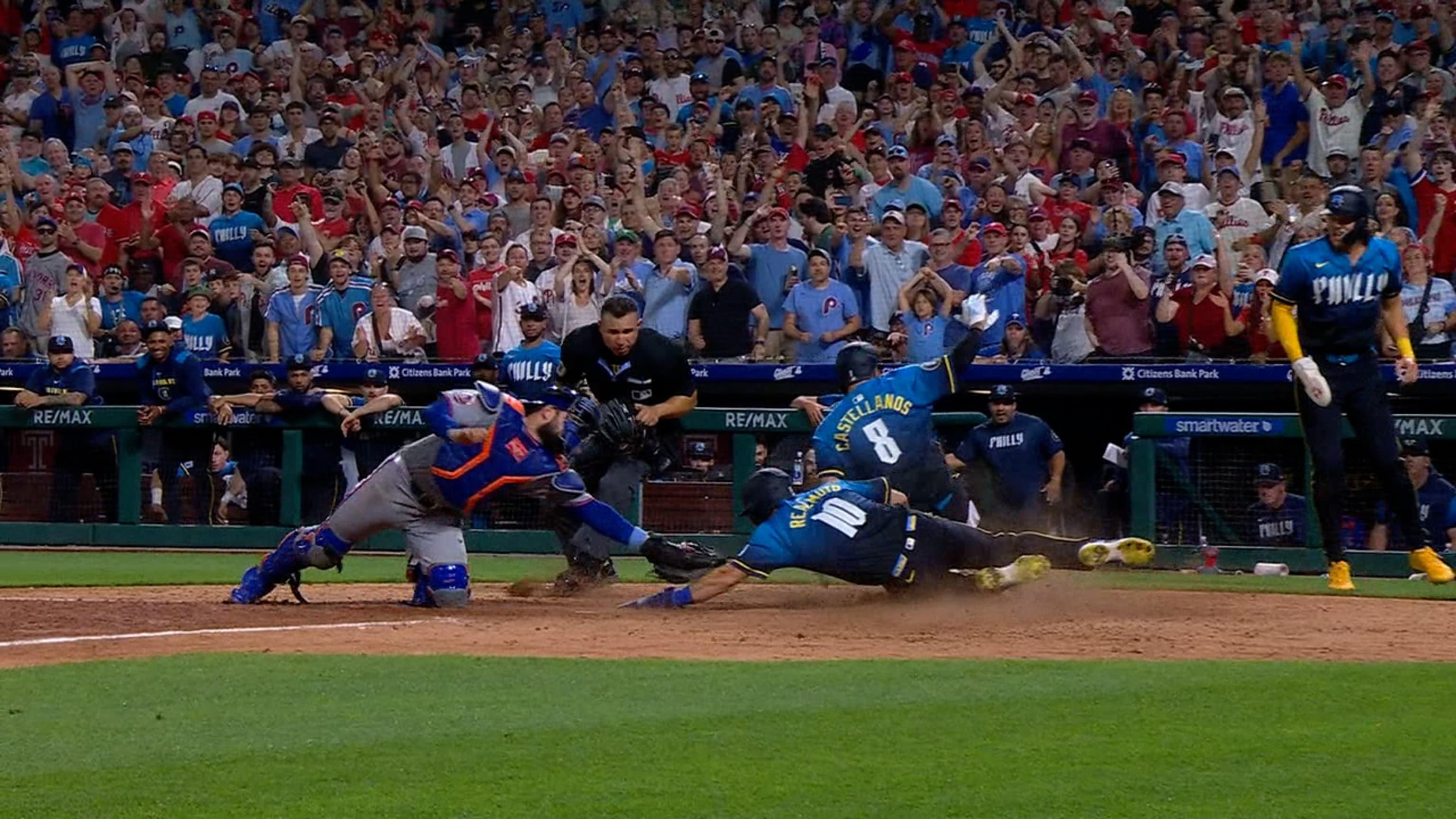 Bryson Stott pega doble barre bases