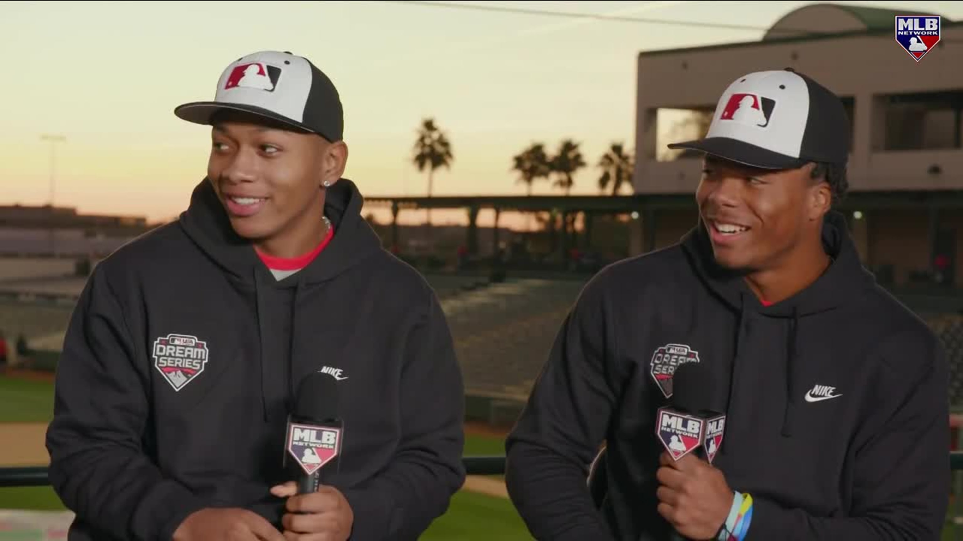 Mlb players wearing online black hats