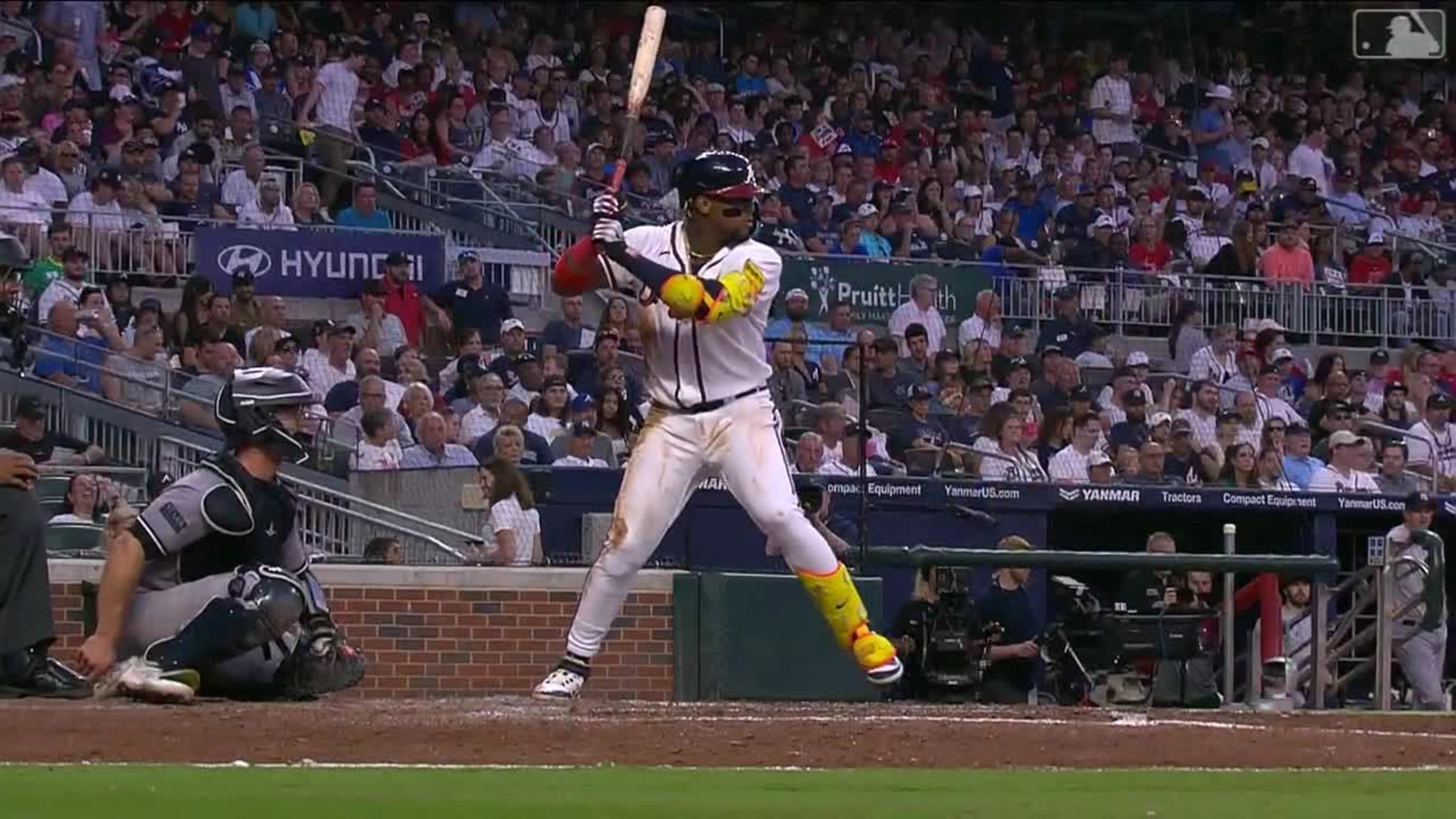 Acuña Jr. pega HR de 2 carreras