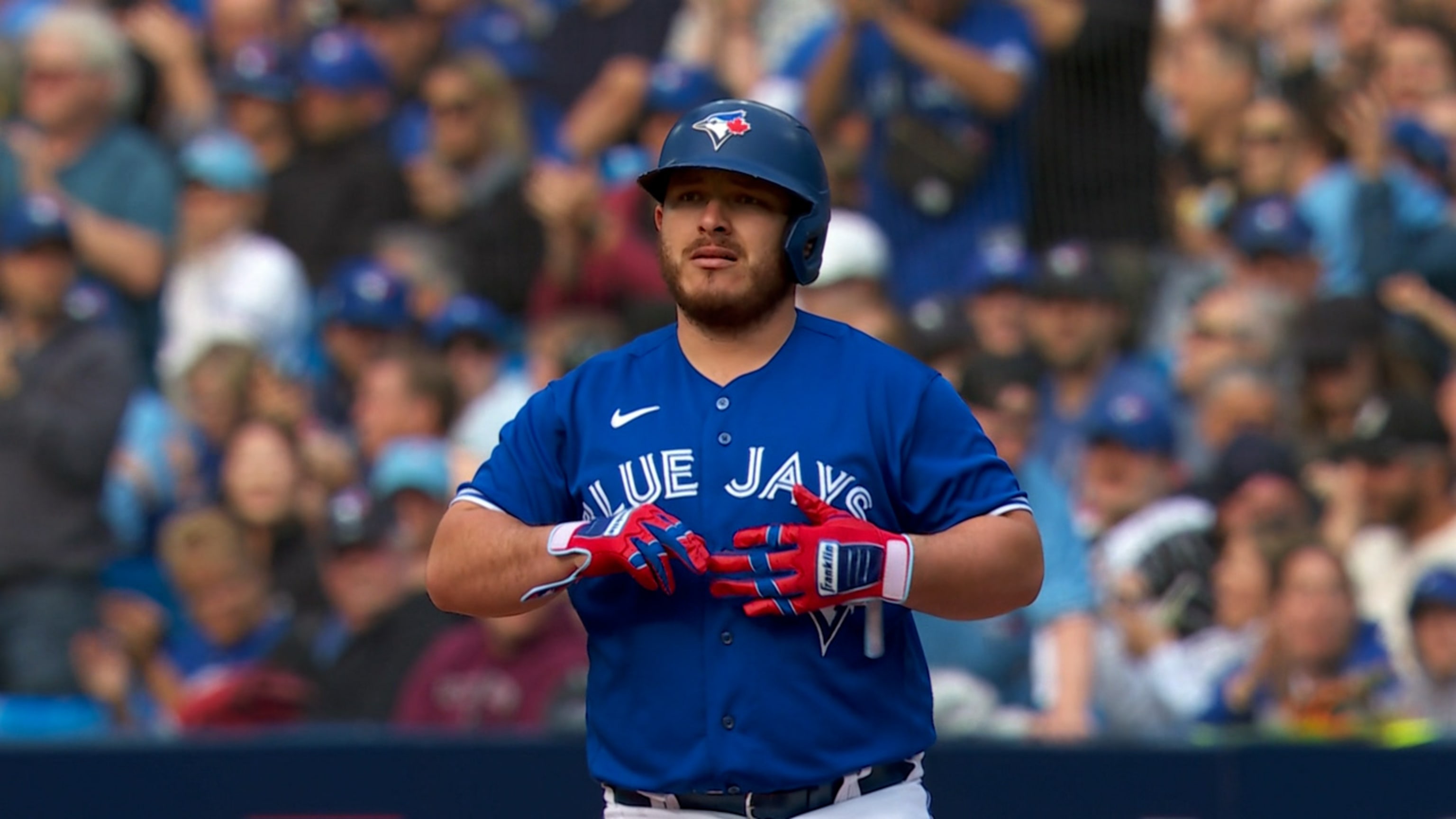 What happened to Danny Jansen? Blue Jays catcher leaves field in