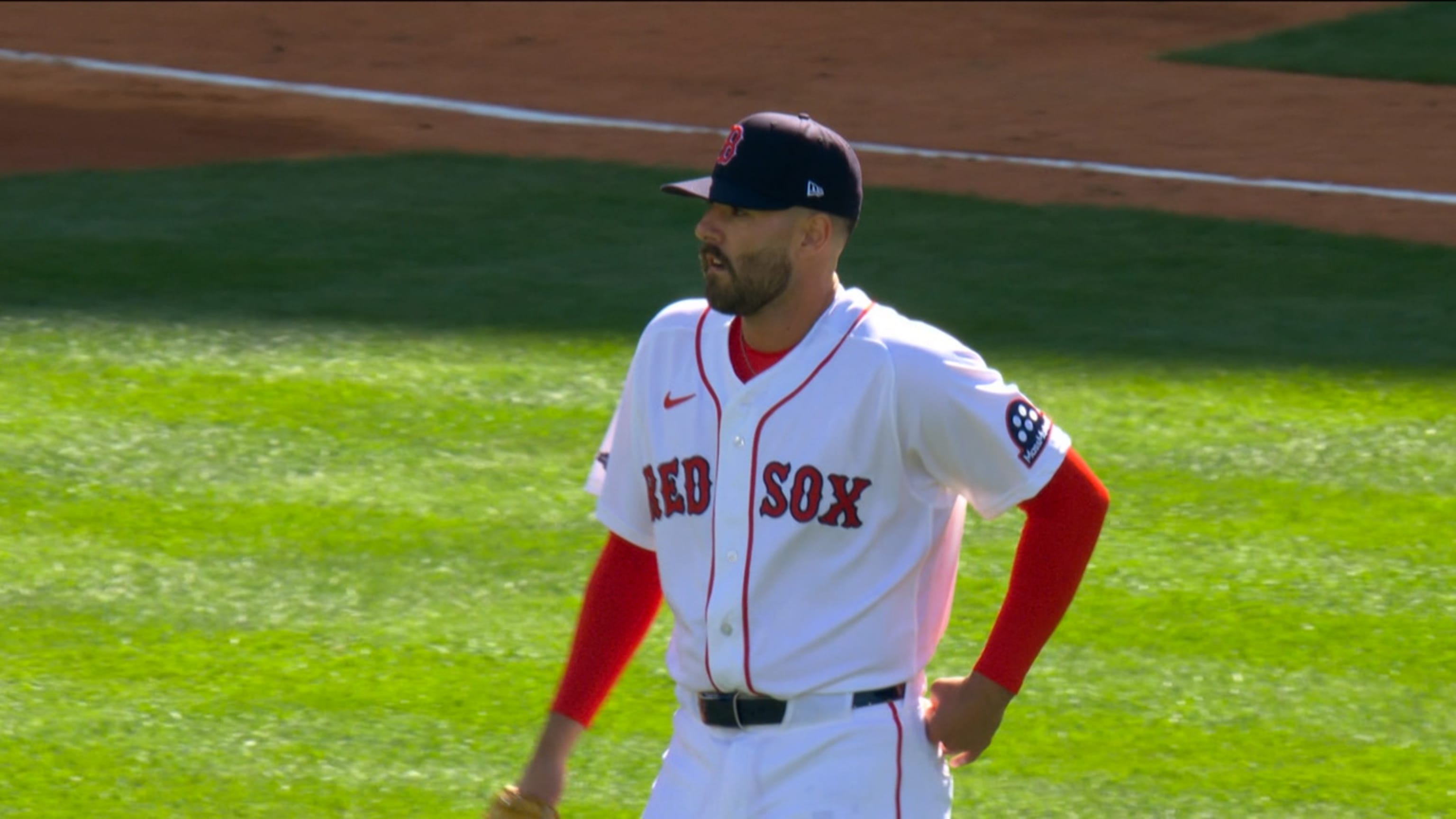 Tyler Samaniego honors father in MLB debut for Red Sox