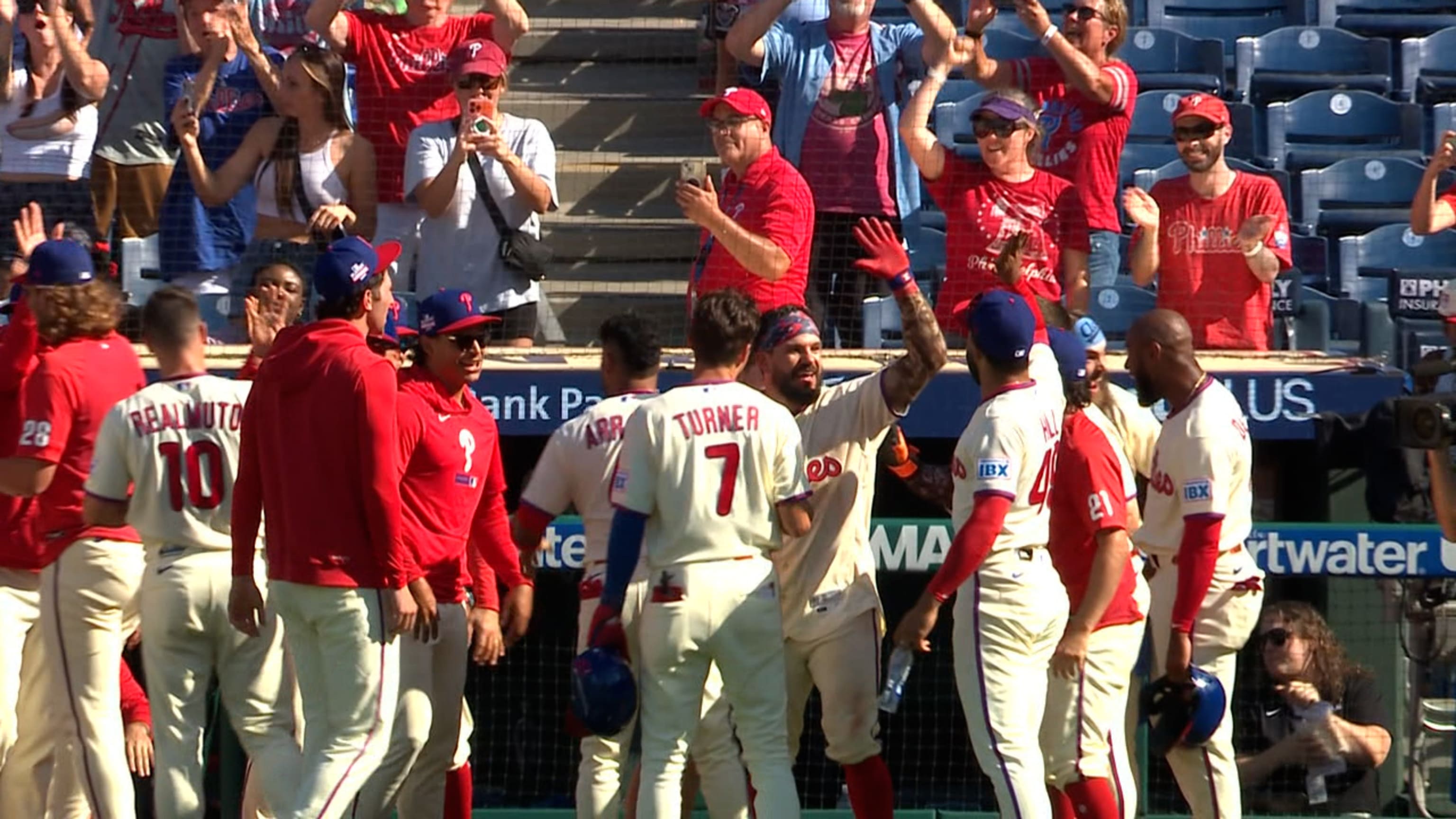 Kyle Schwarber remonta con jonrón en el 9no
