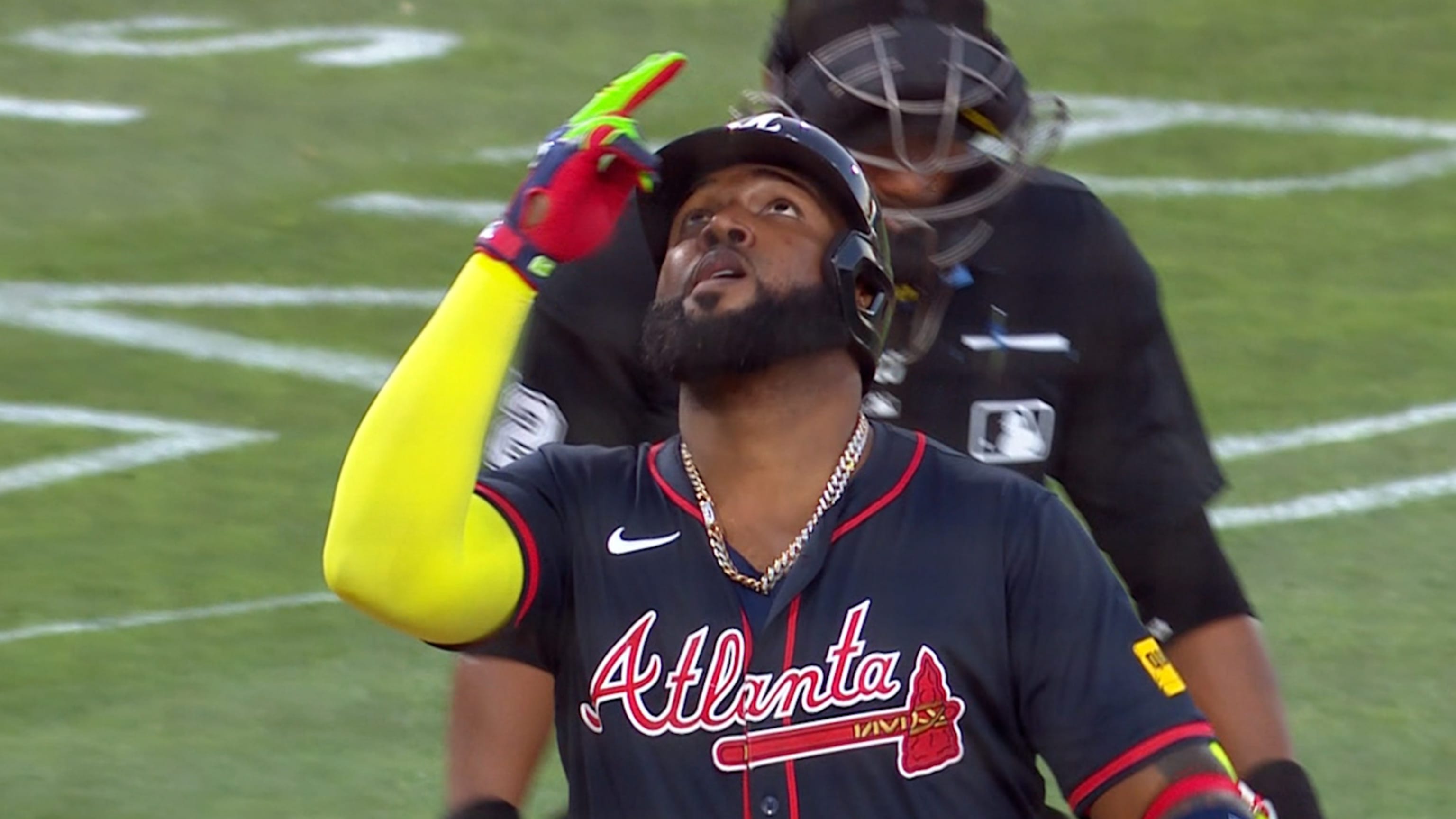 Los Bravos pegan cinco jonrones