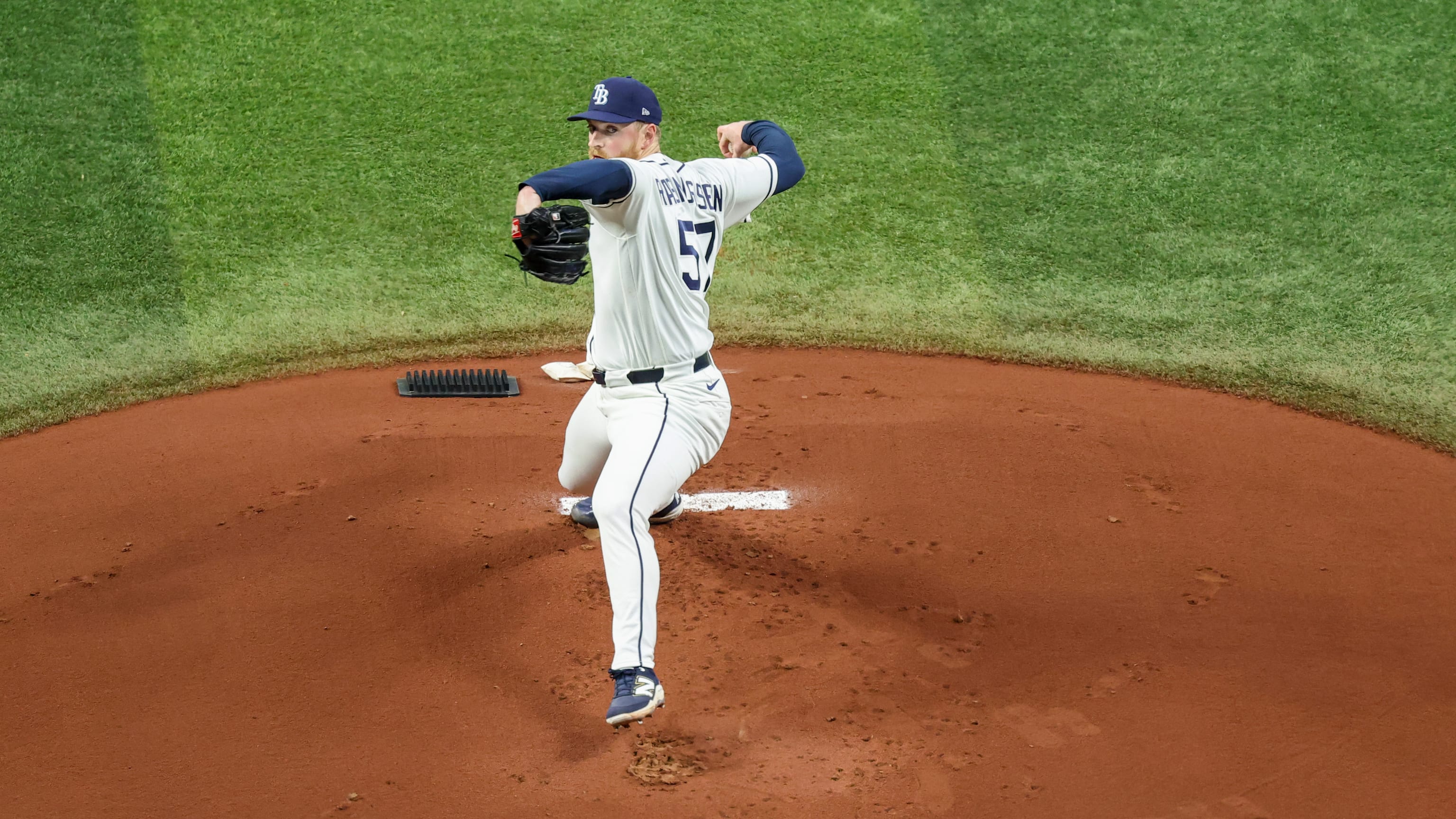 Drew Rasmussen poncha a 10 en juego de un hit