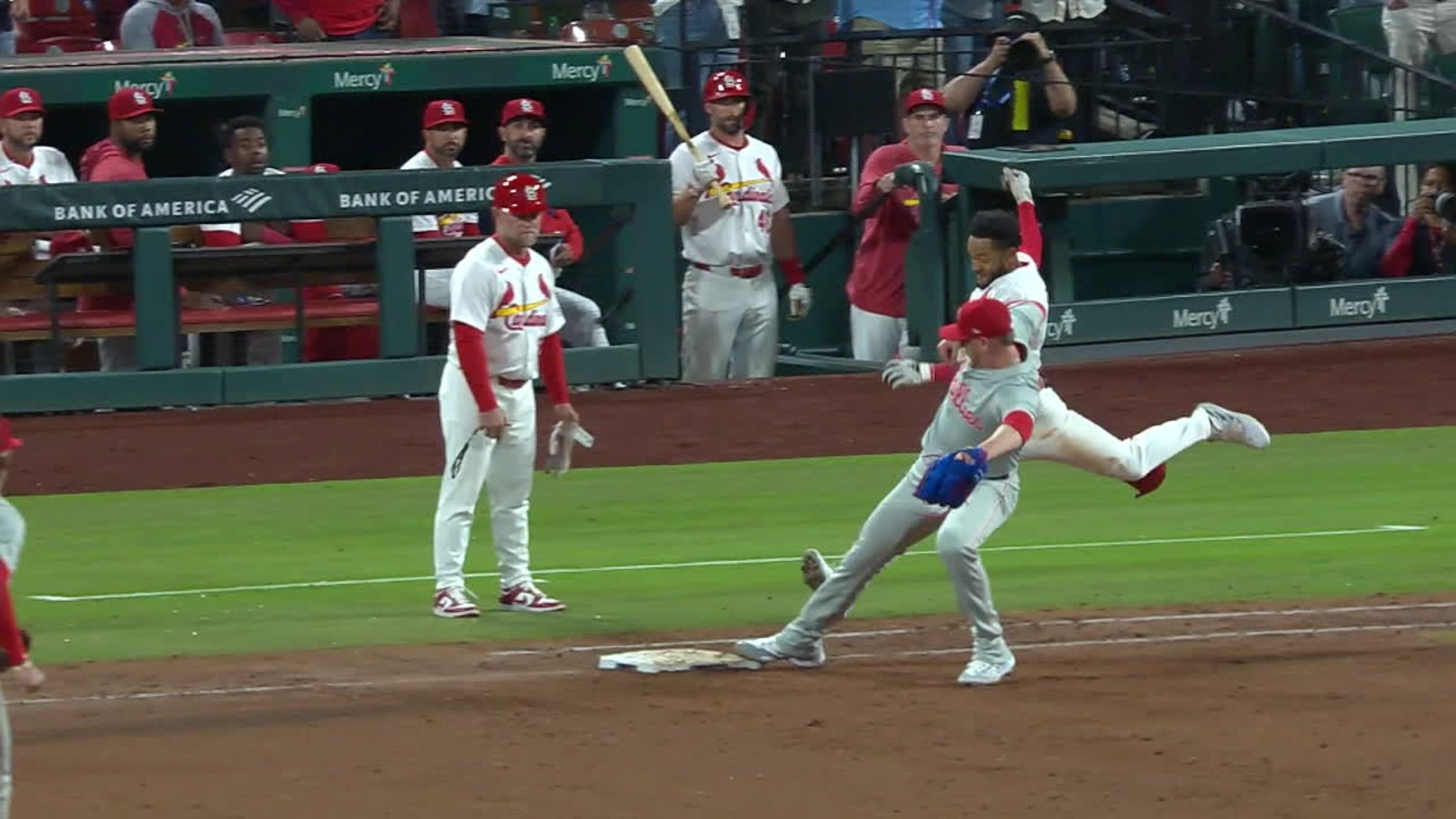 Bryce Harper makes diving stop, takes game to extras