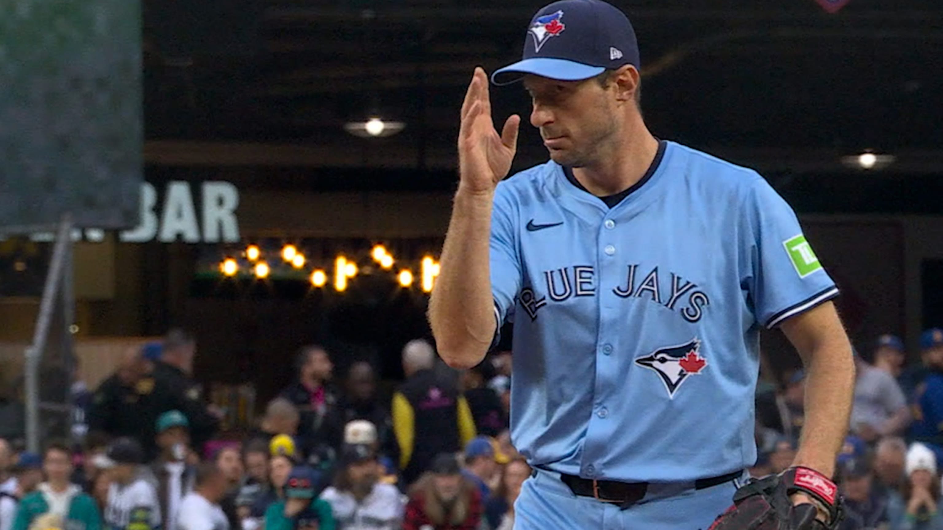 Max Scherzer sends John Schneider back to dugout in ALCS Game 4
