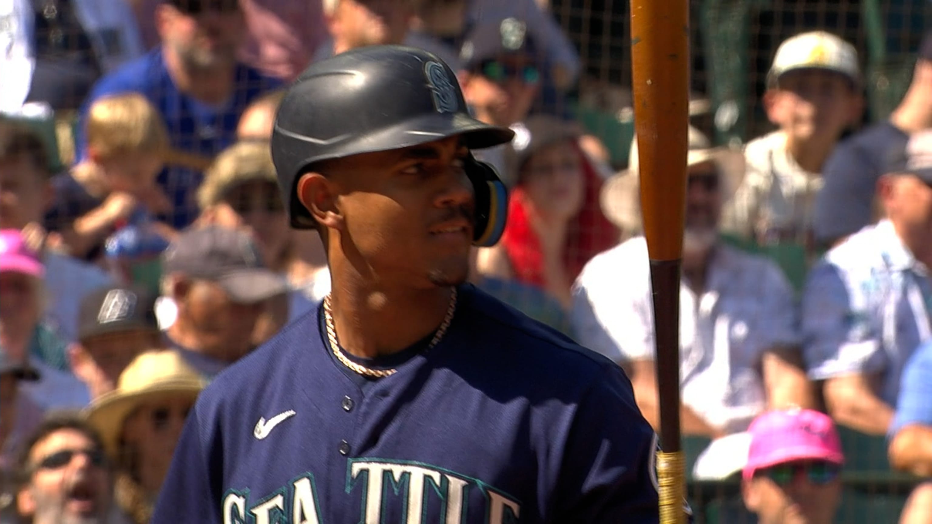 Rodríguez quiebra el bate