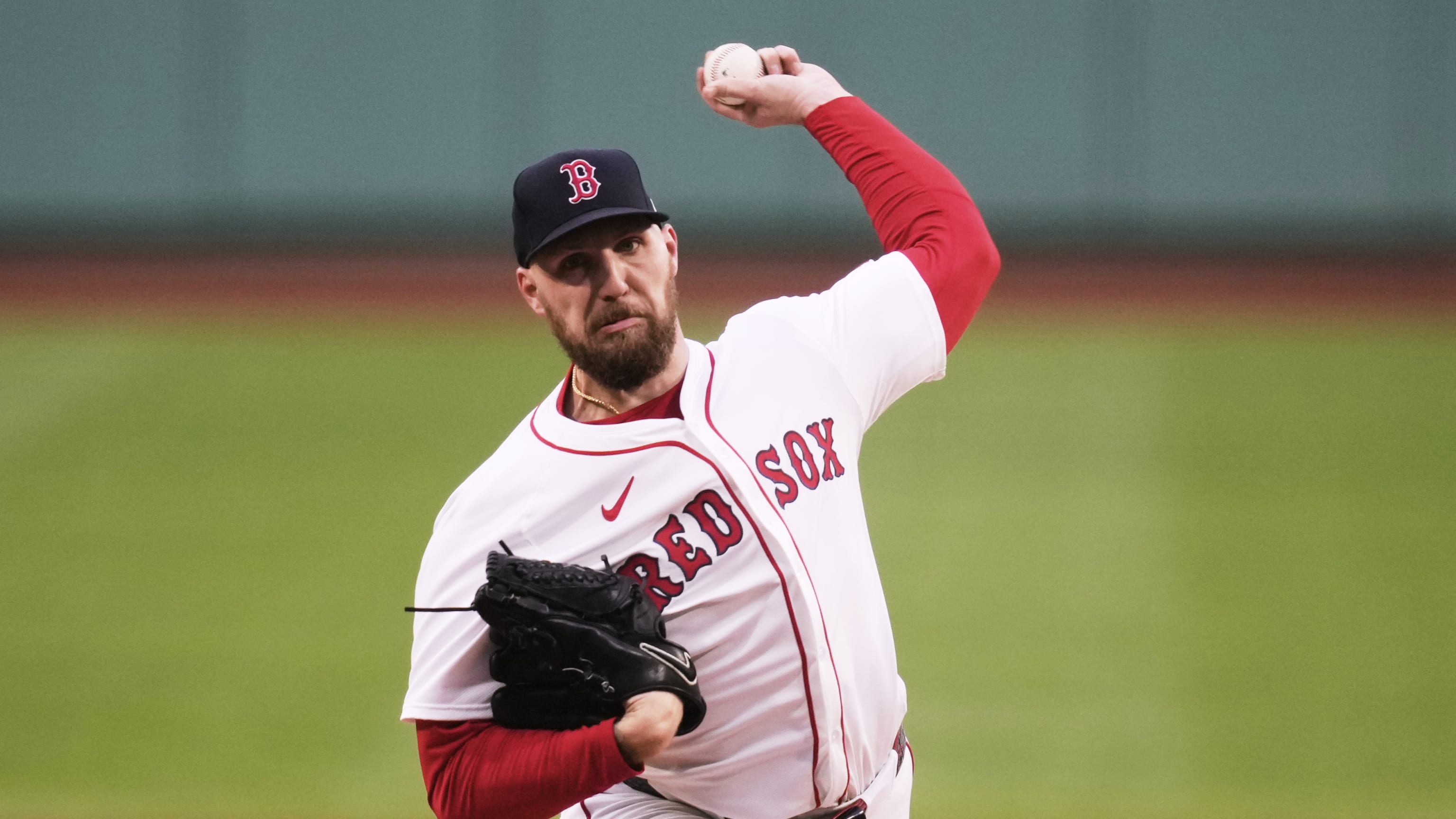 Garrett Crochet pulled after 5 1/3 innings in Red Sox's loss