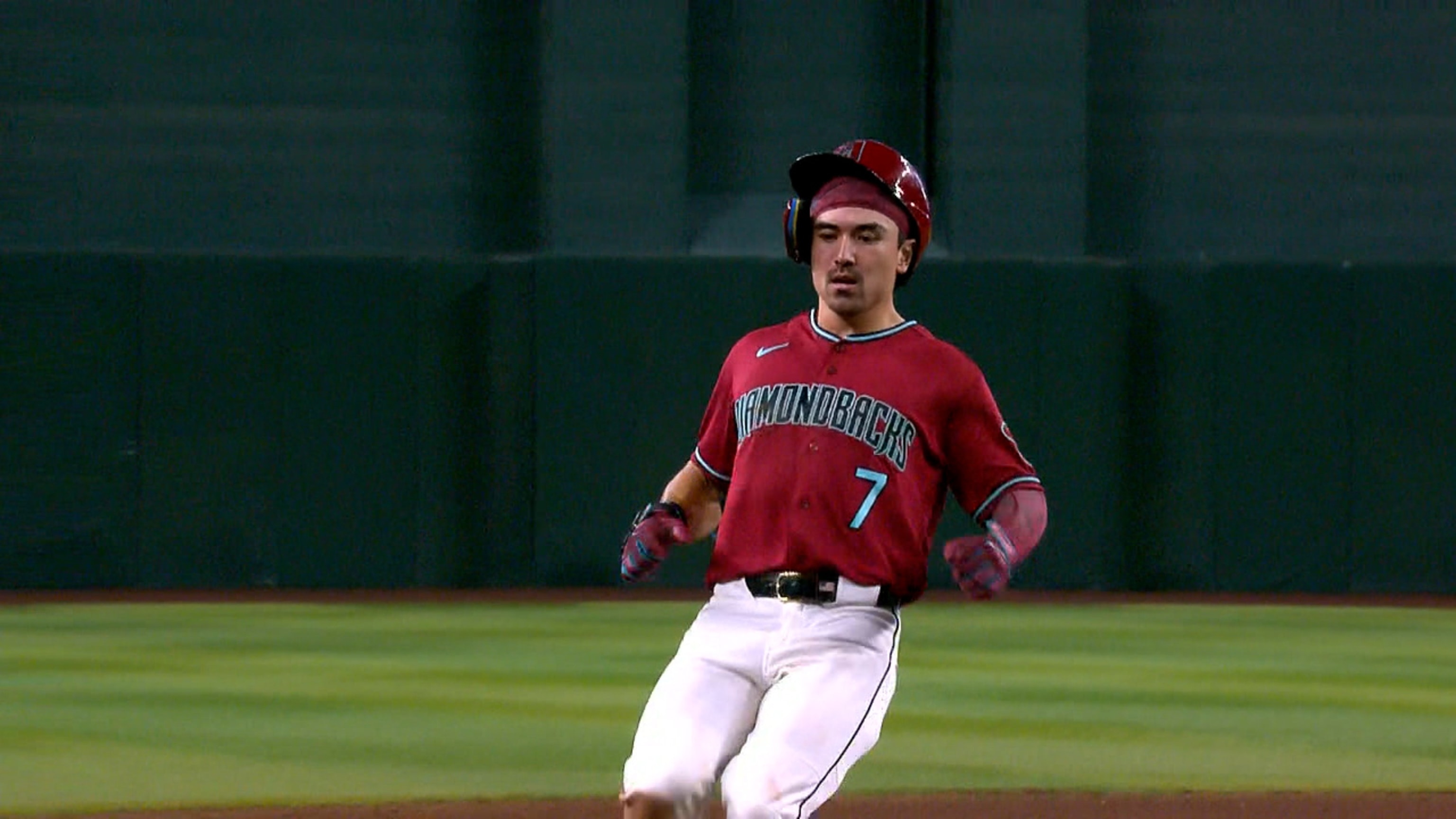 Carroll pega triple productor de la ventaja