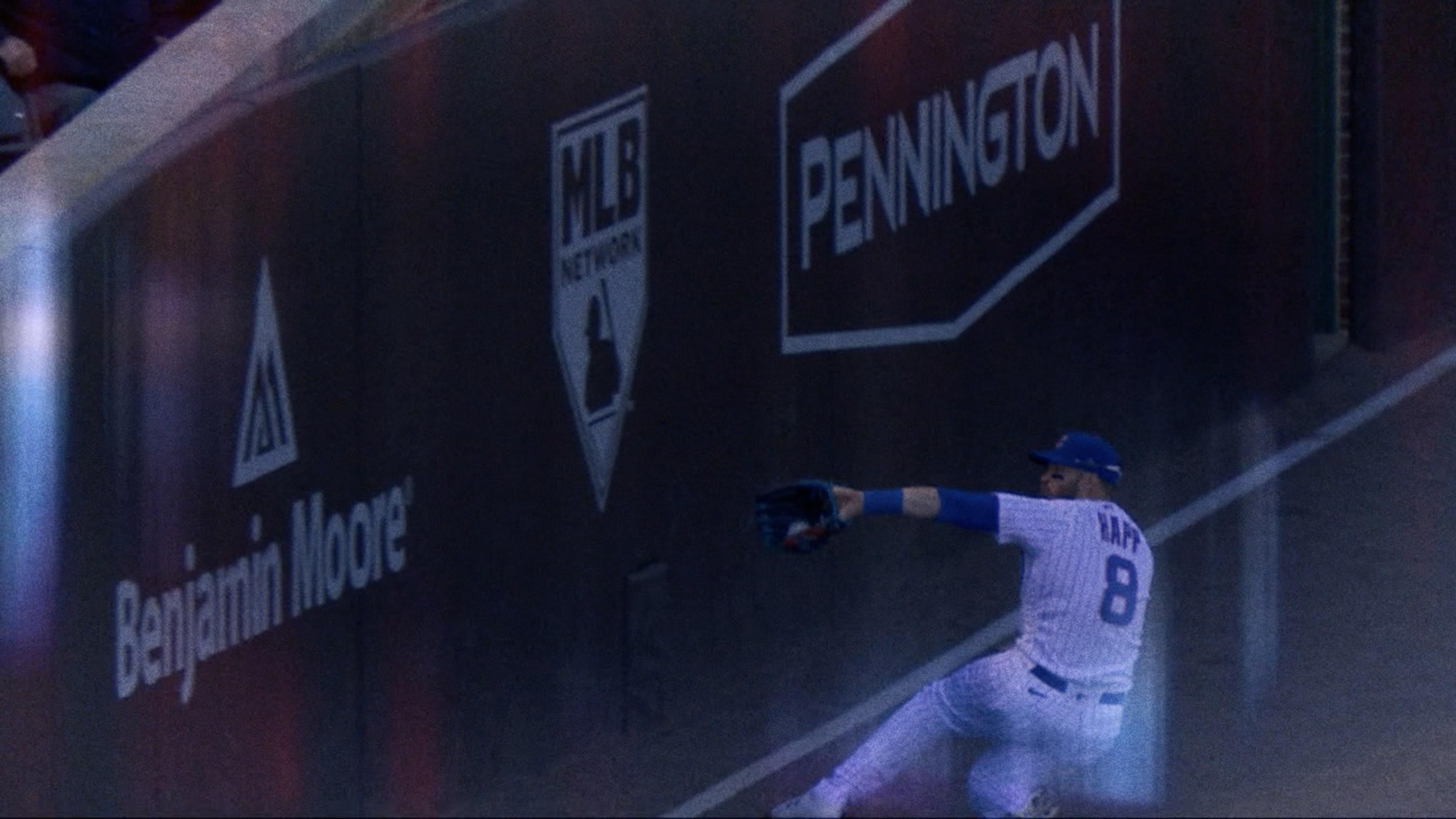 Ian Happ claims Gold Glove Award