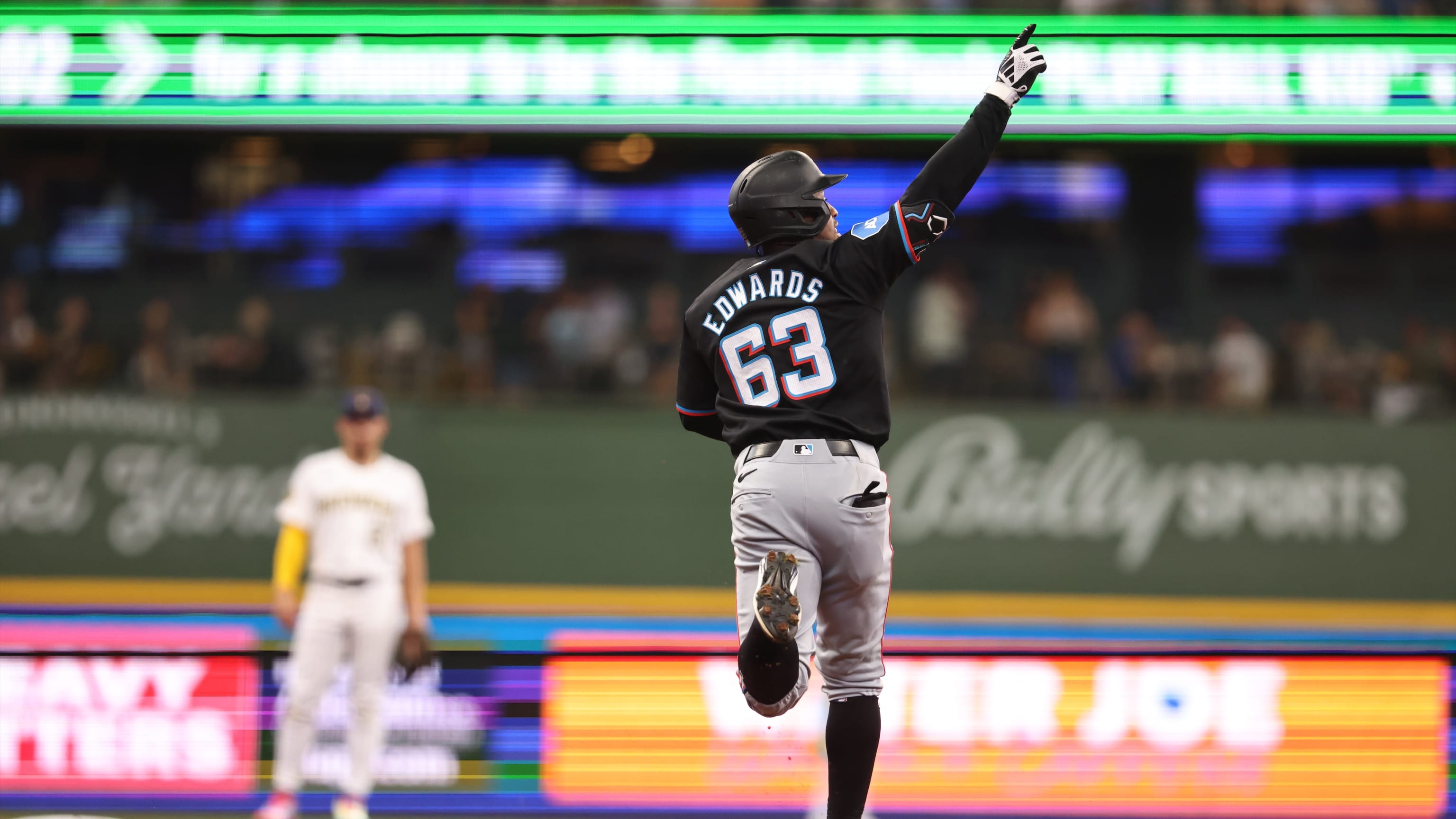 Xavier Edwards pega su 1er HR en MLB
