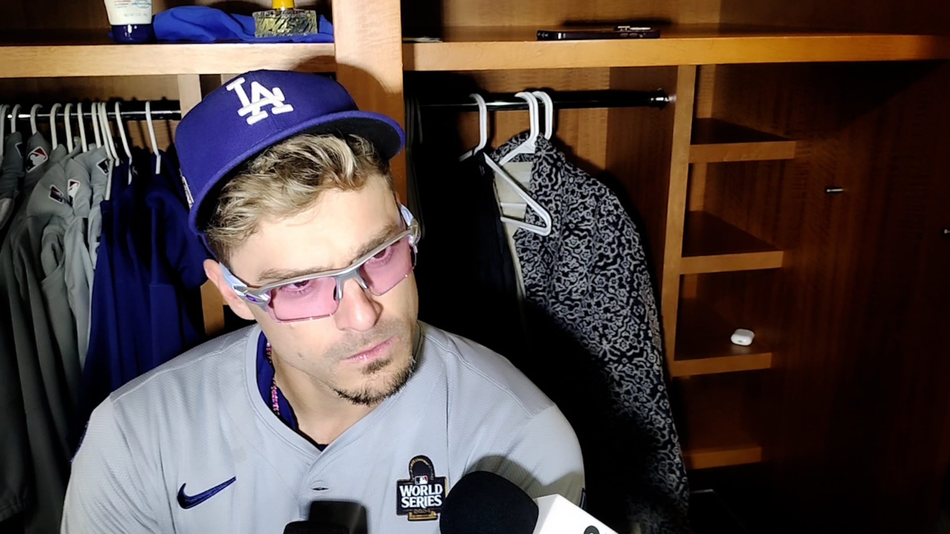 Kike sobre Buehler, L.A.
