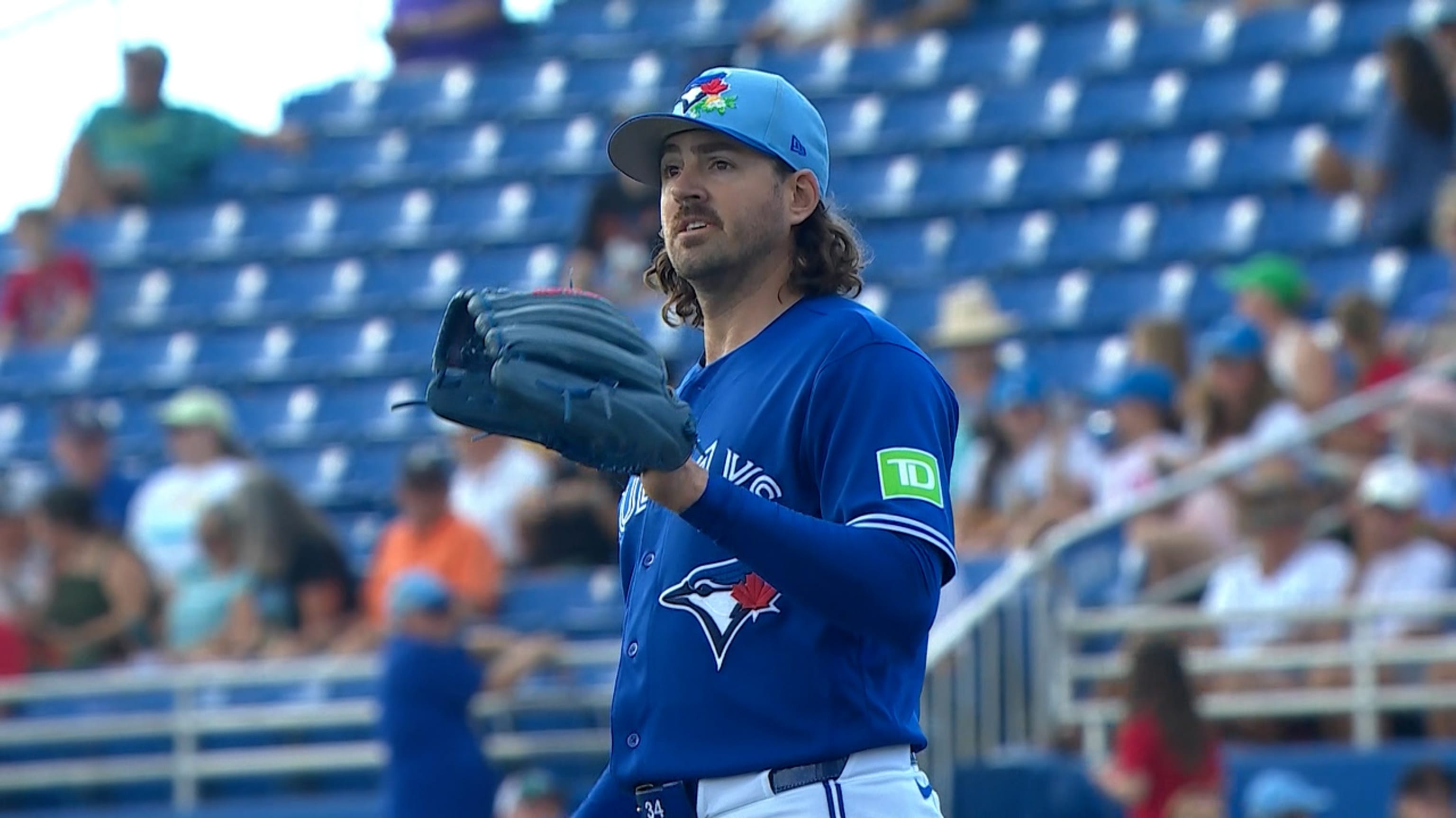 Kevin Gausman remembers his 2009 baseball card