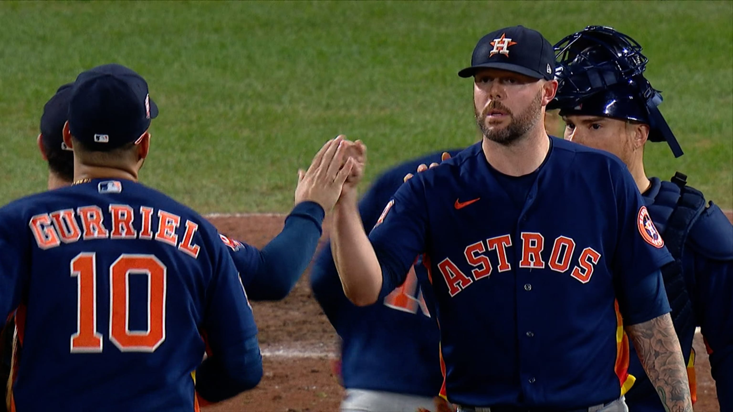 Urías stars as Orioles beat Cubs 4-2 for 9th straight win