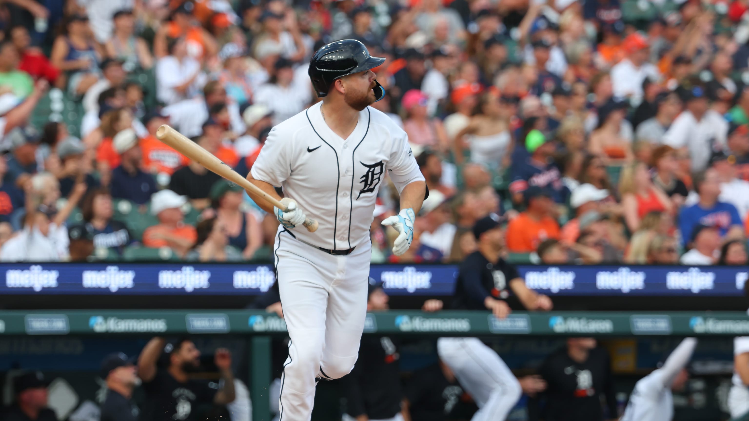 Tigers Waive Catcher Rogers to Activate Javier Báez