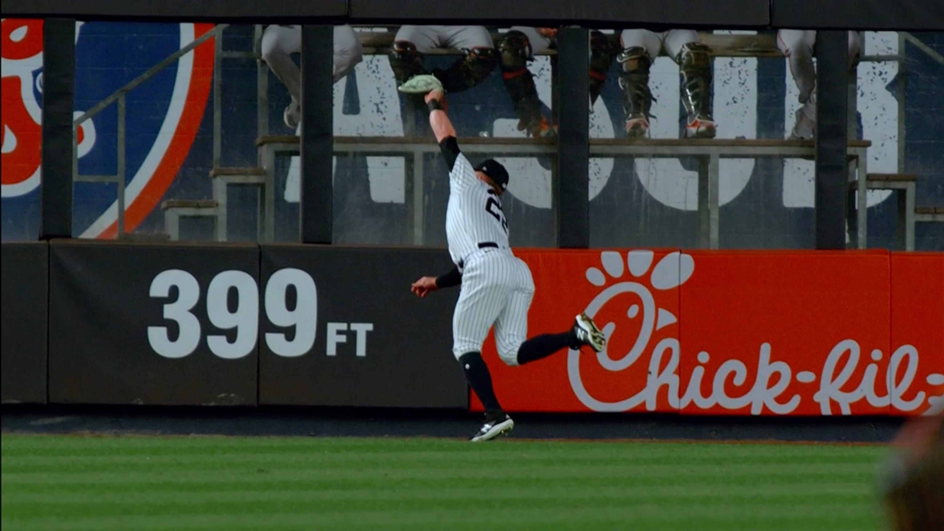 Aaron Judge stays at 61 homers as Orioles beat Yankees 2-1 –