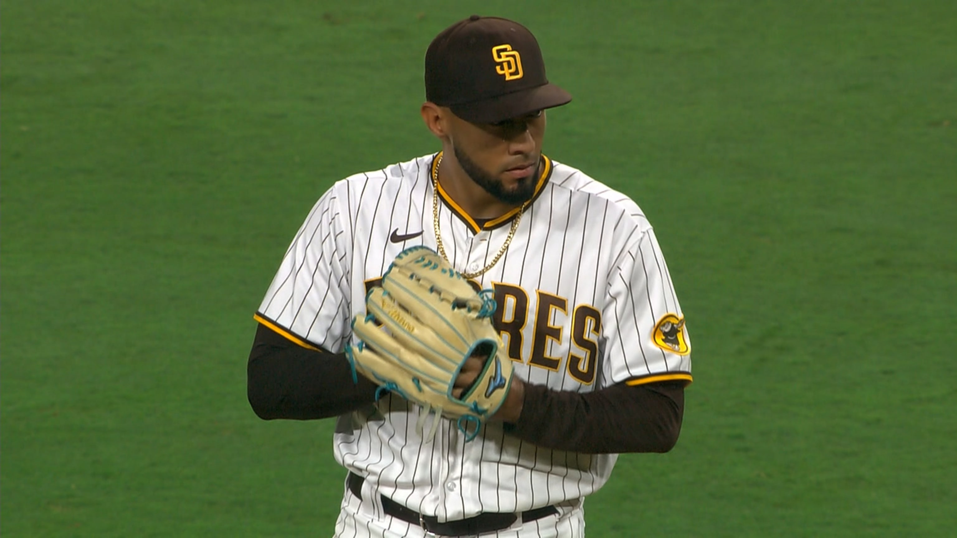 Padres reliever Robert Suárez suspended for 10 games, 6th pitcher penalized  for sticky stuff