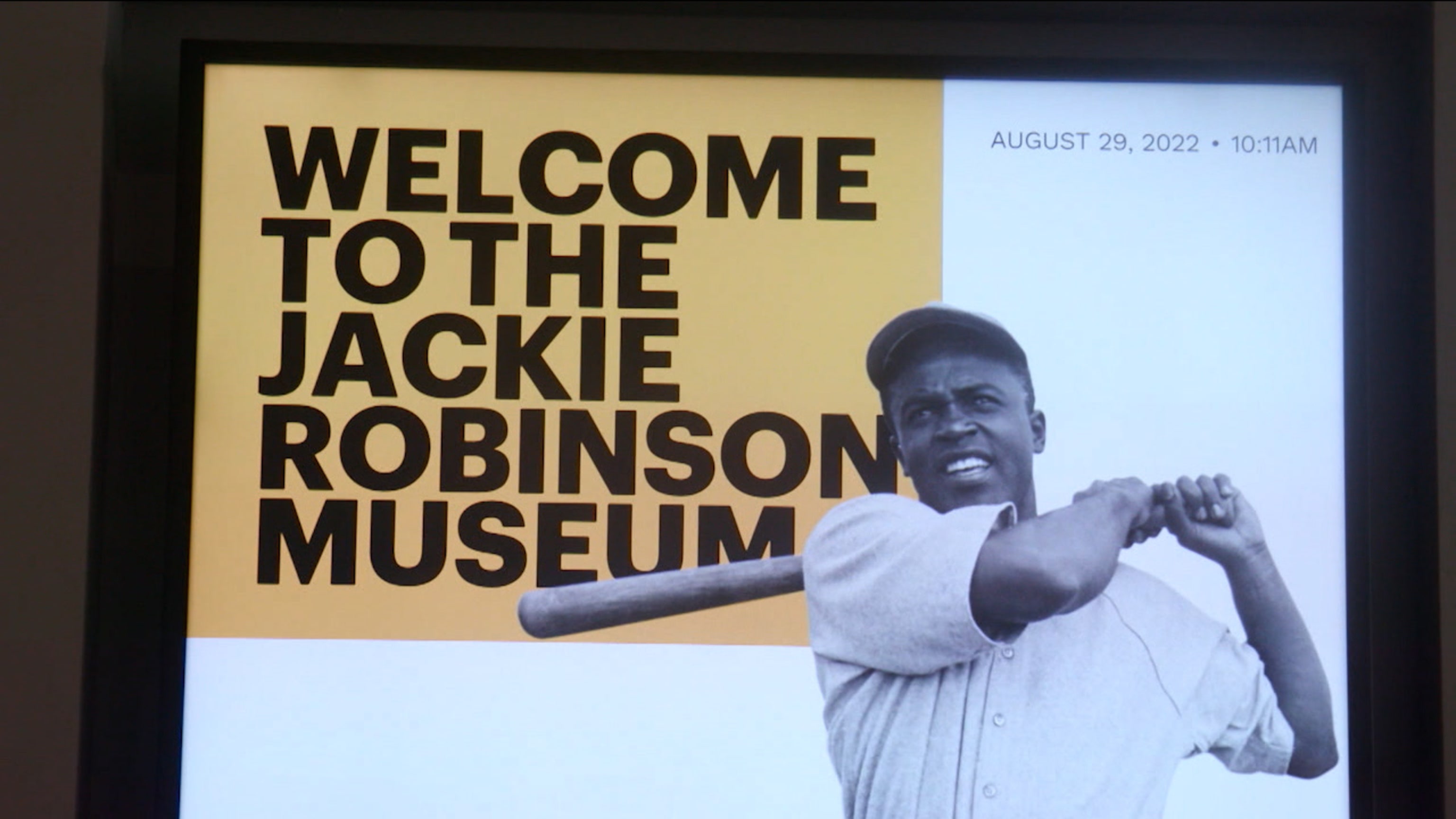 MLB visits Jackie Robinson Museum