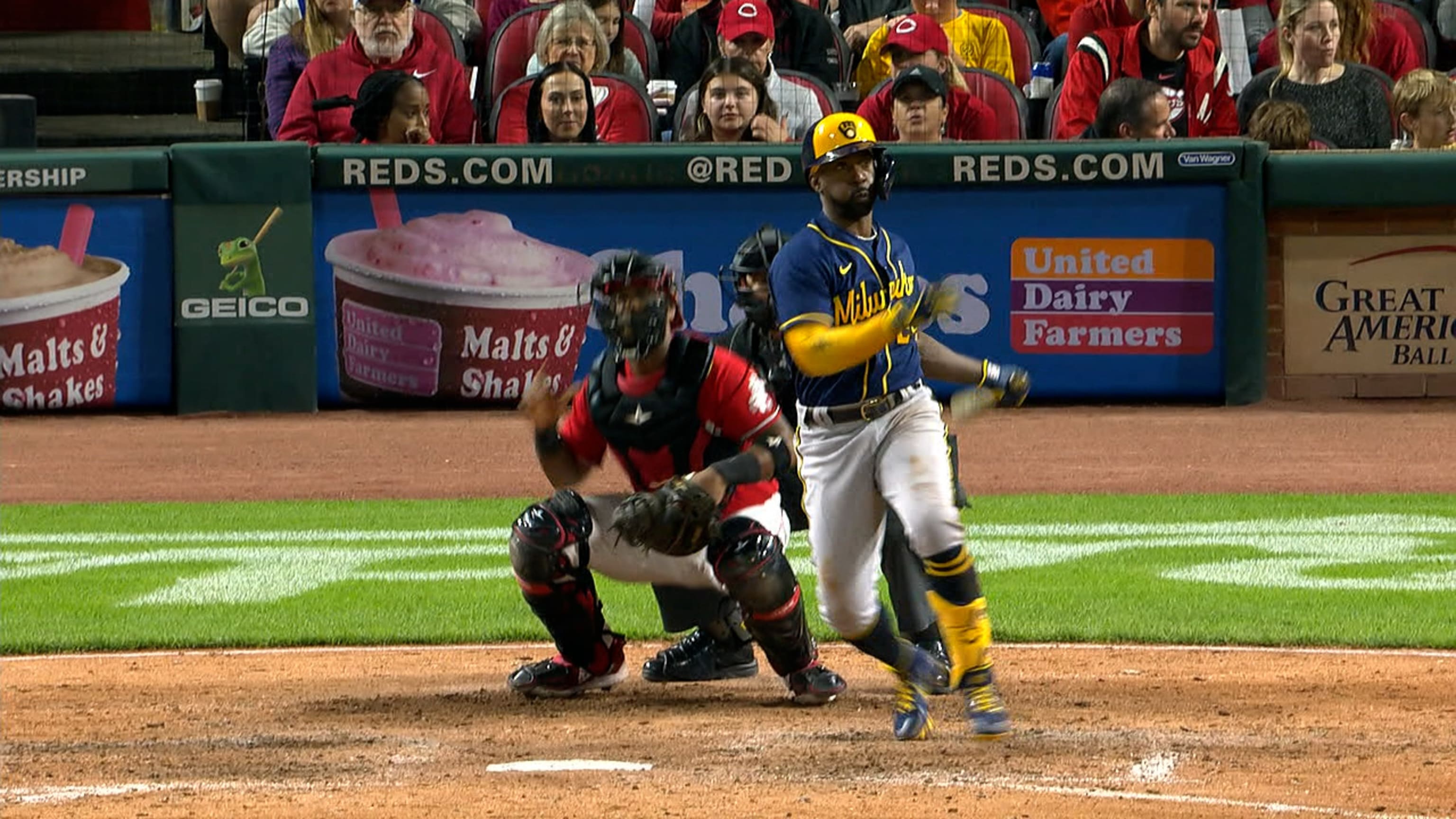 McCutchen passes 1,000 career RBIs as Brewers beat Reds 5-3